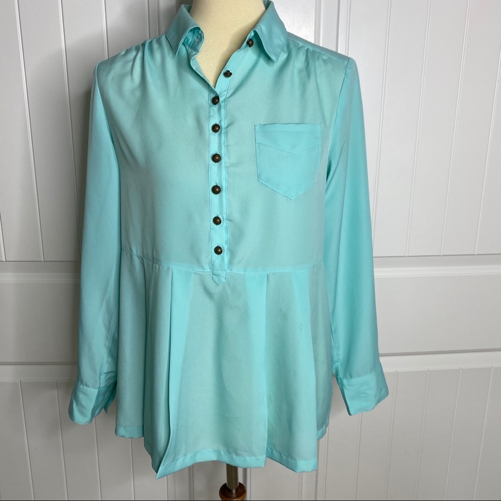 Soft Surroundings sky blue top size SP